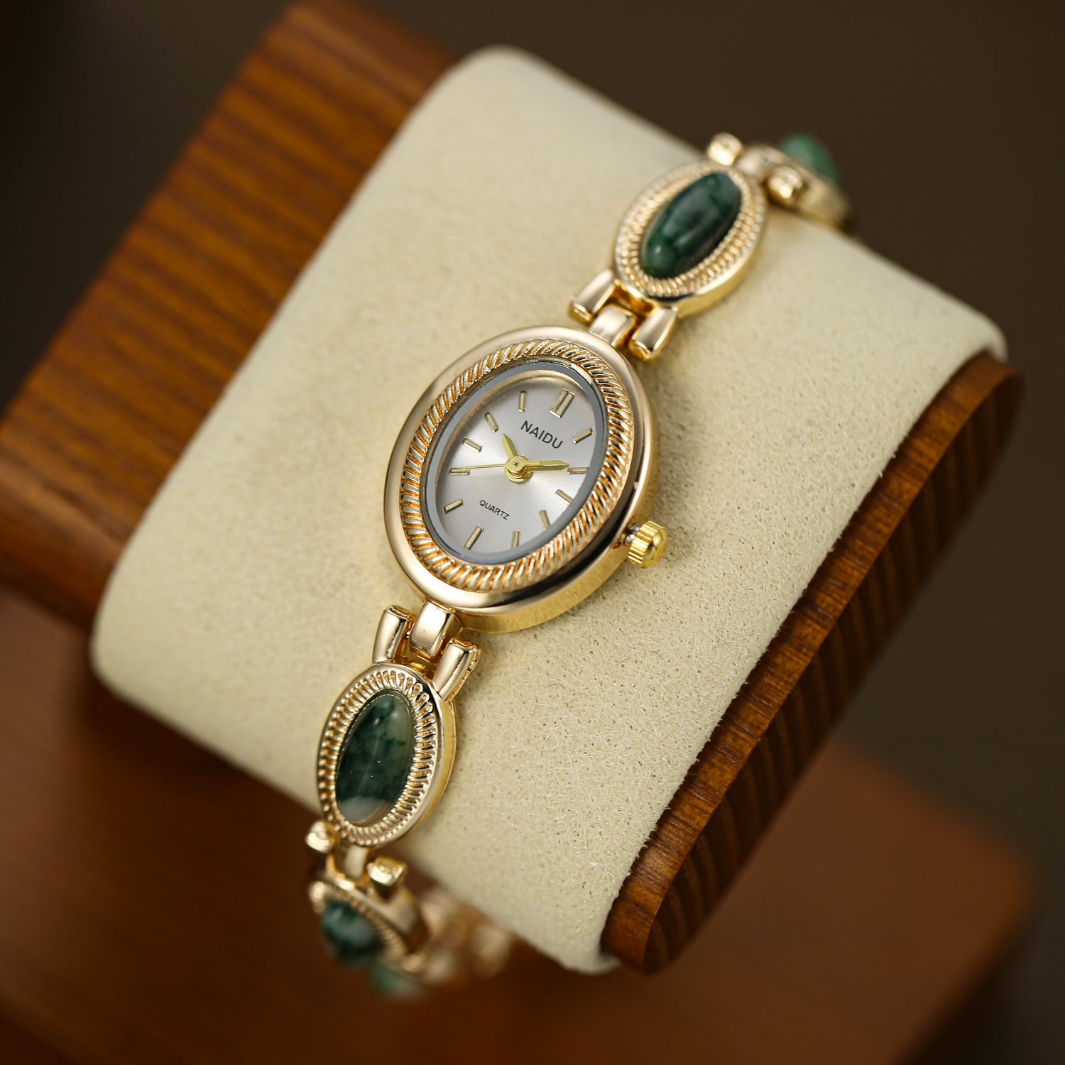 Stones Watches & Jewelry In Sweden Ab - Zielony damski zegarek z paskiem inkrustowanym